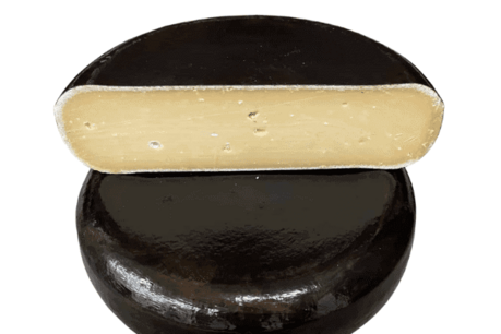 Alter Gouda mit schwarzer Kruste Alter Gouda mit schwarzer Kruste
