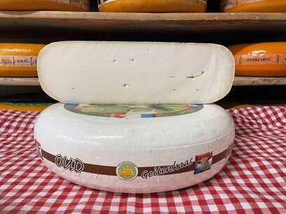 Ziegenkäse alt schneidbar Ziegenkäse alt schneidbar