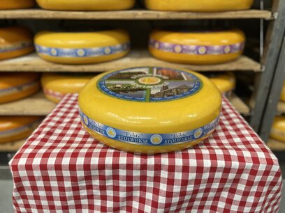Stolwijk meisterhaft gereifter Bauernkäse Stolwijk meisterhaft gereifter Bauernkäse